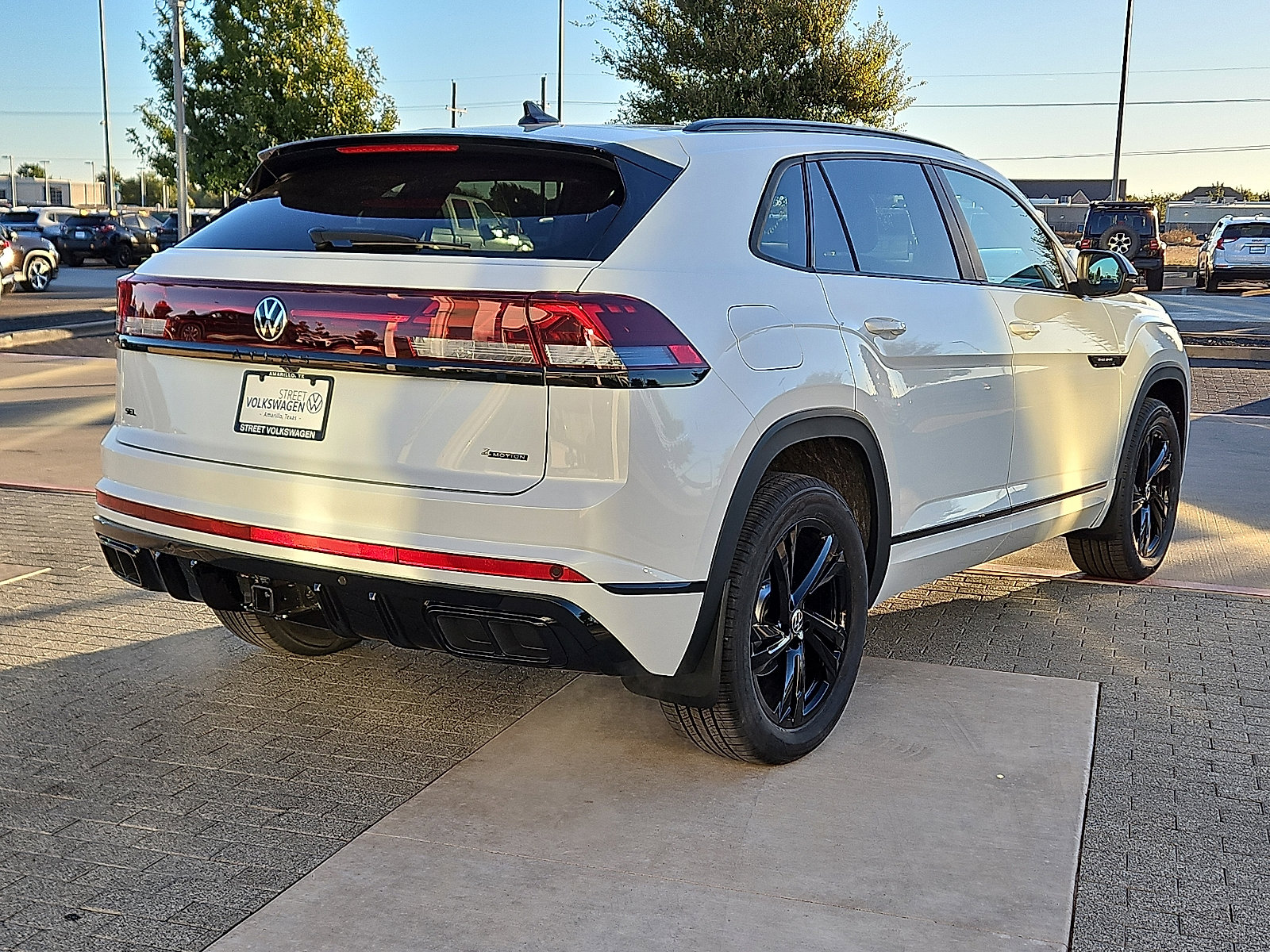 New 2026 Volkswagen Atlas Cross Sport SEL R-Line image 3