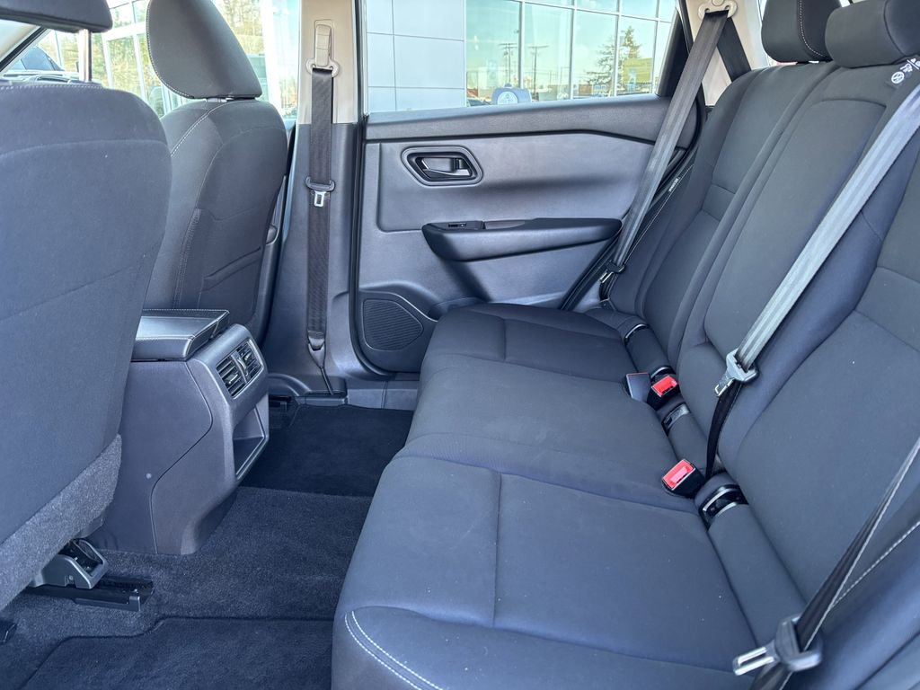 Used 2024 Nissan Rogue S image 25
