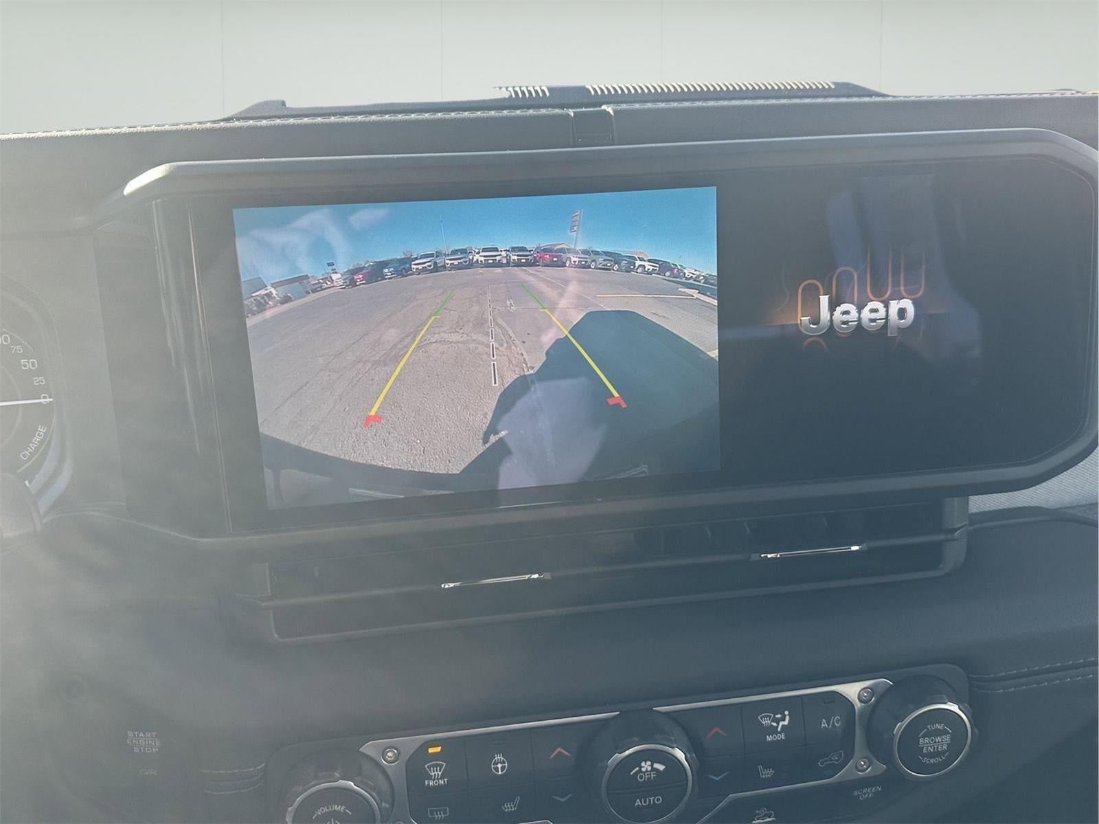 Used 2024 Jeep Wrangler Unlimited Sahara AWD/4WD image 31