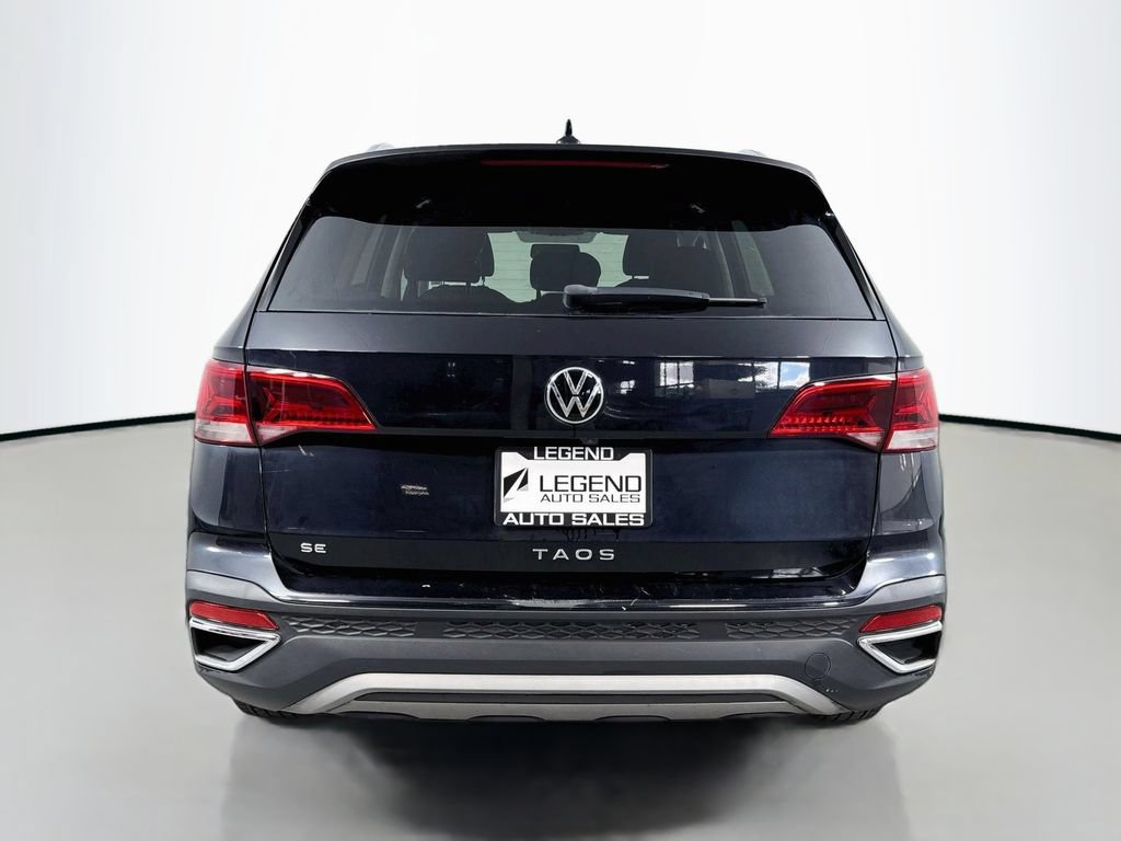 Used 2022 Volkswagen Taos SE w/ Panoramic Sunroof Package FWD image 6