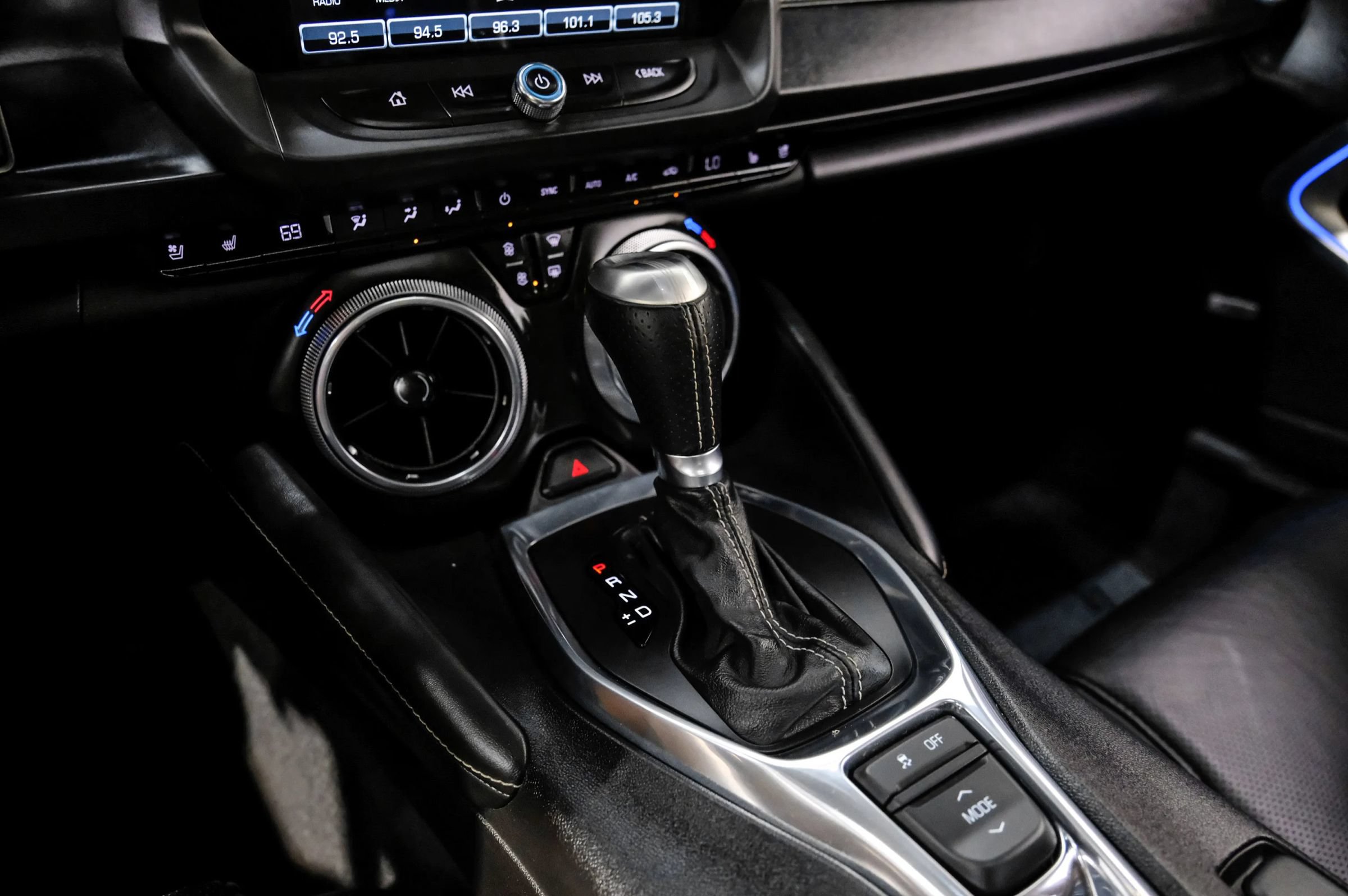 Used 2017 Chevrolet Camaro SS RWD image 28