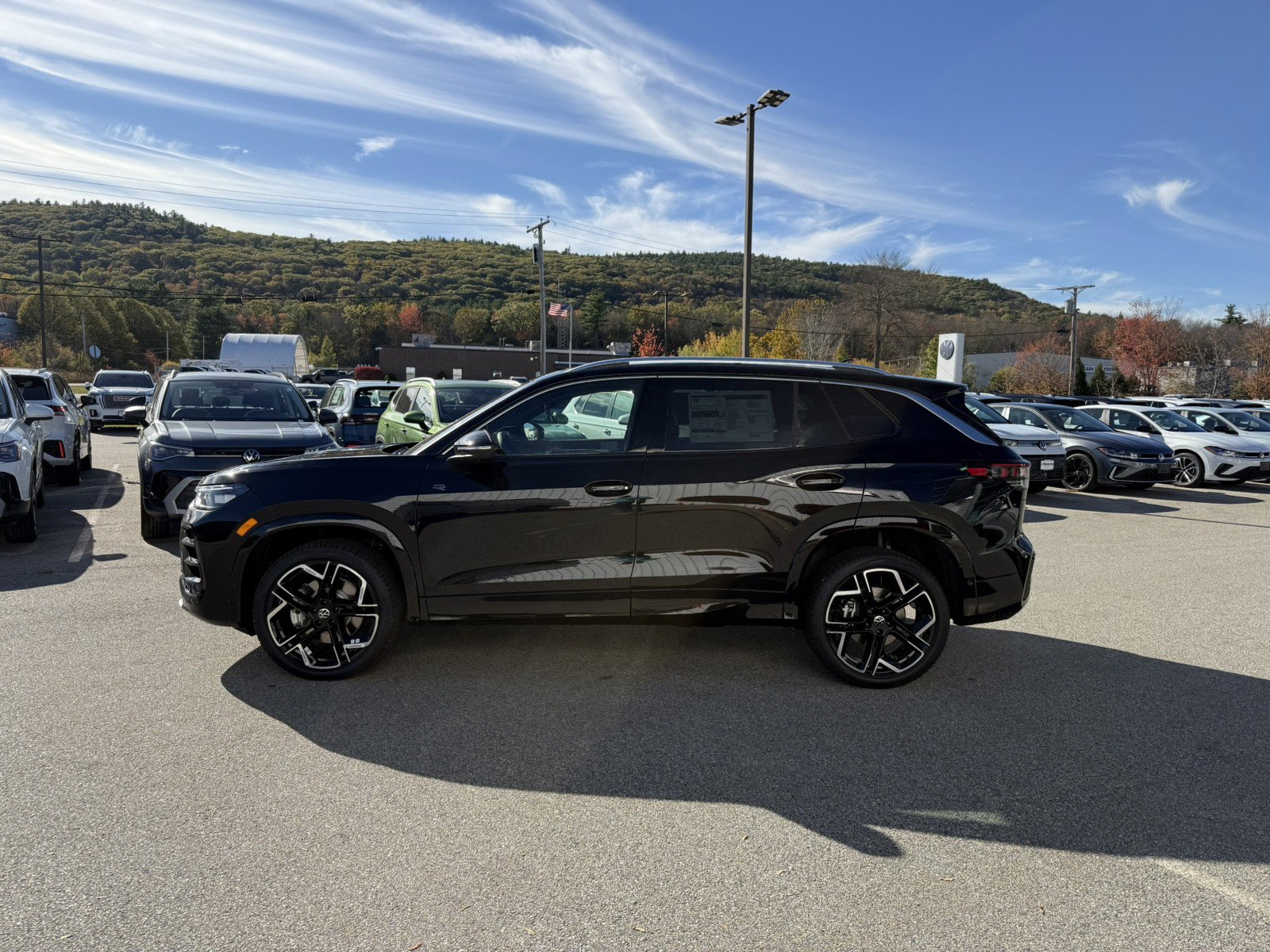 New 2026 Volkswagen Tiguan SEL R-Line image 7