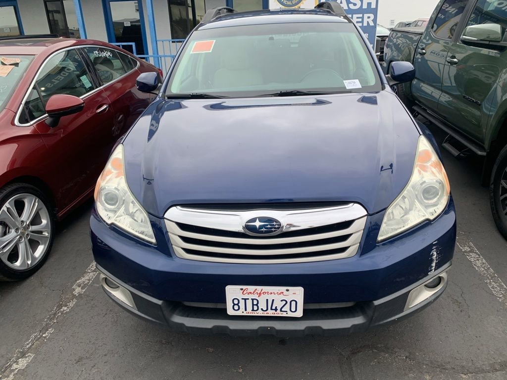 Used 2010 Subaru Outback 2.5i Premium AWD/4WD image 3