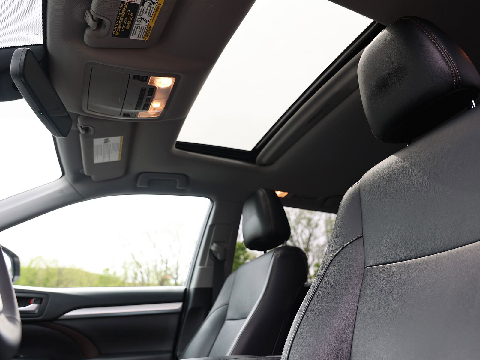 Used 2019 Toyota Highlander XLE AWD/4WD image 21