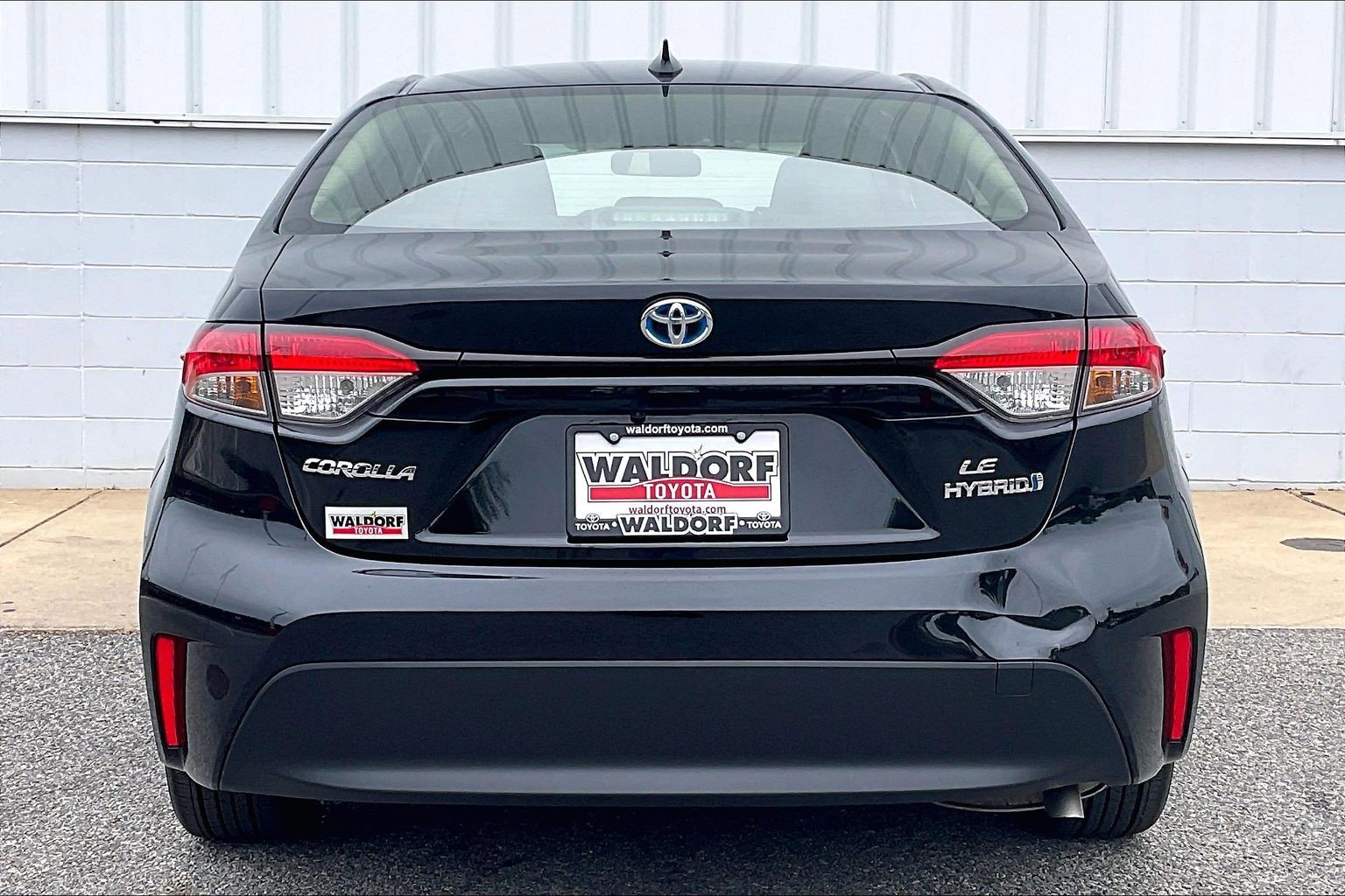 Used 2024 Toyota Corolla LE FWD image 5