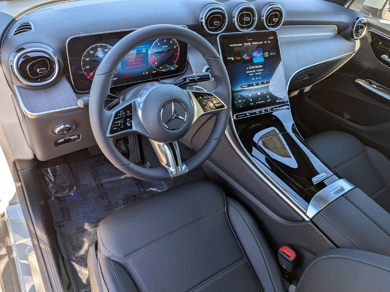 New 2027 Mercedes-Benz GLC 300 image 4