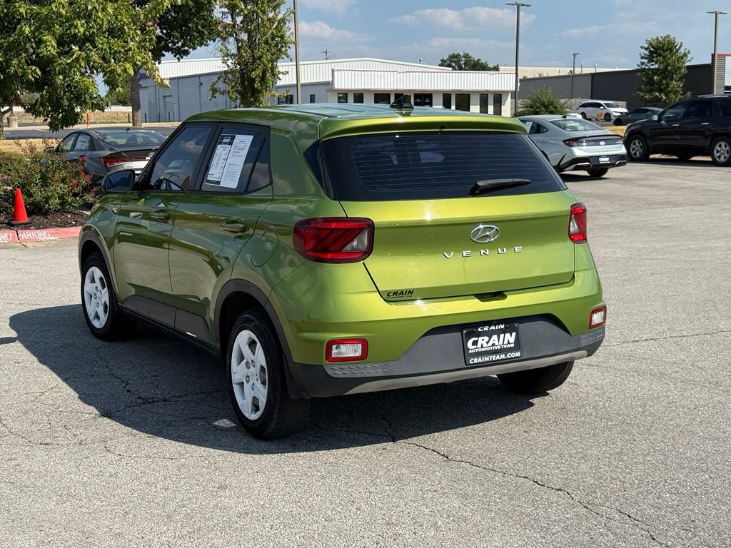 Used 2020 Hyundai Venue SE FWD image 5