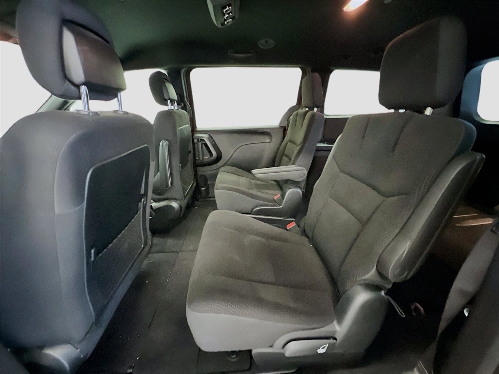 Used 2019 Dodge Grand Caravan SE image 21