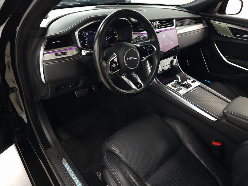 Used 2022 Jaguar XF R-Dynamic SE image 20