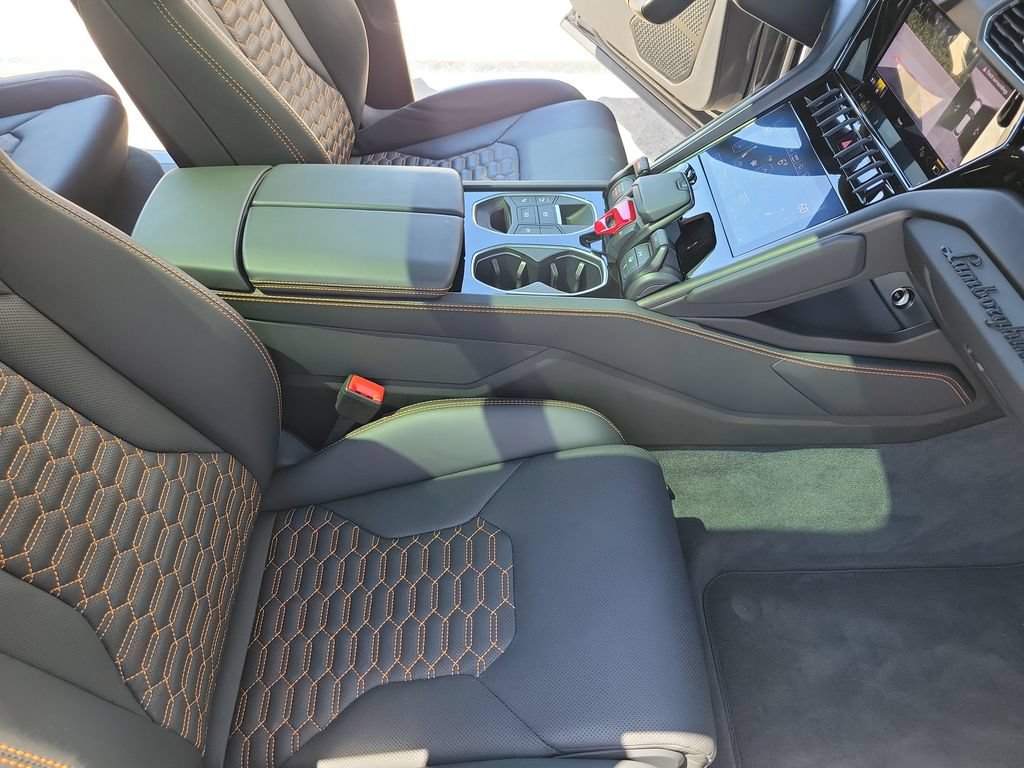 Used 2024 Lamborghini Urus S AWD/4WD image 14