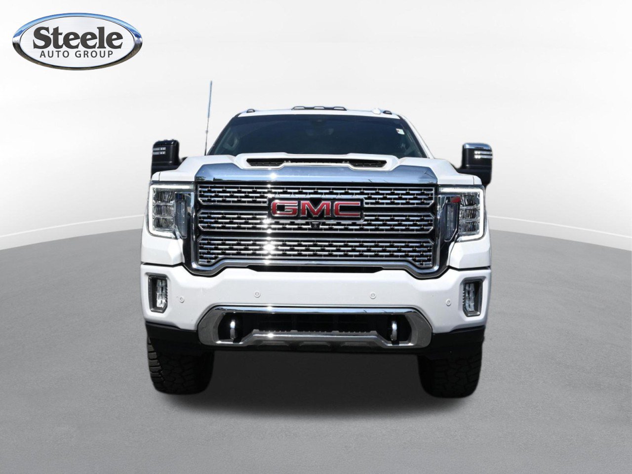 Used 2022 GMC Sierra 2500 Denali w/ Denali Ultimate Package AWD/4WD image 2