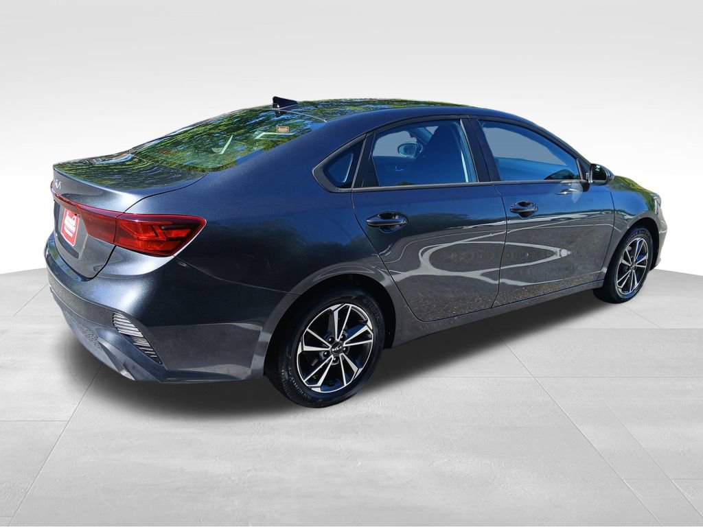 Used 2022 Kia Forte LXS FWD image 12