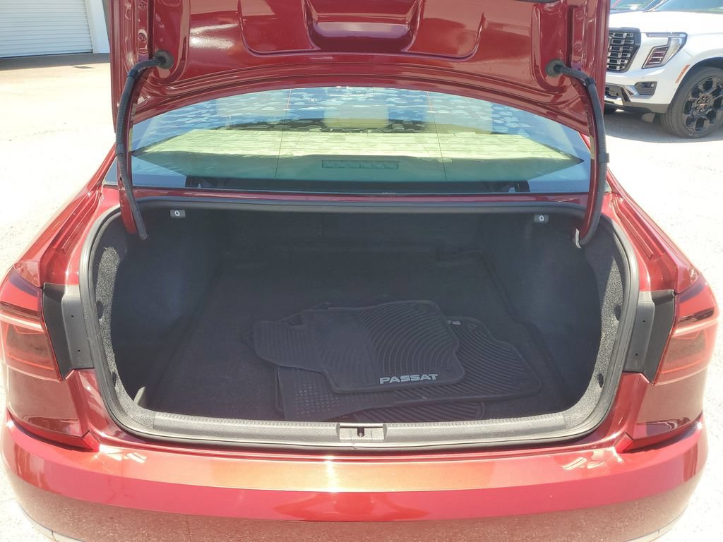 Used 2019 Volkswagen Passat 2.0T Wolfsburg w/ Wheels & Sunroof Package FWD image 9