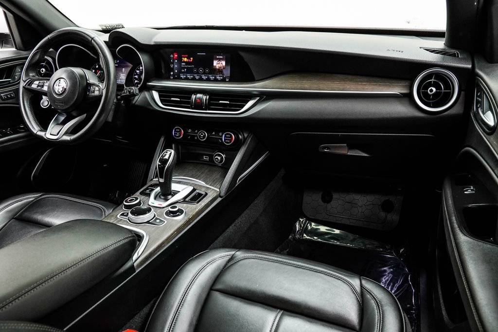 Used 2022 Alfa Romeo Stelvio Ti image 19