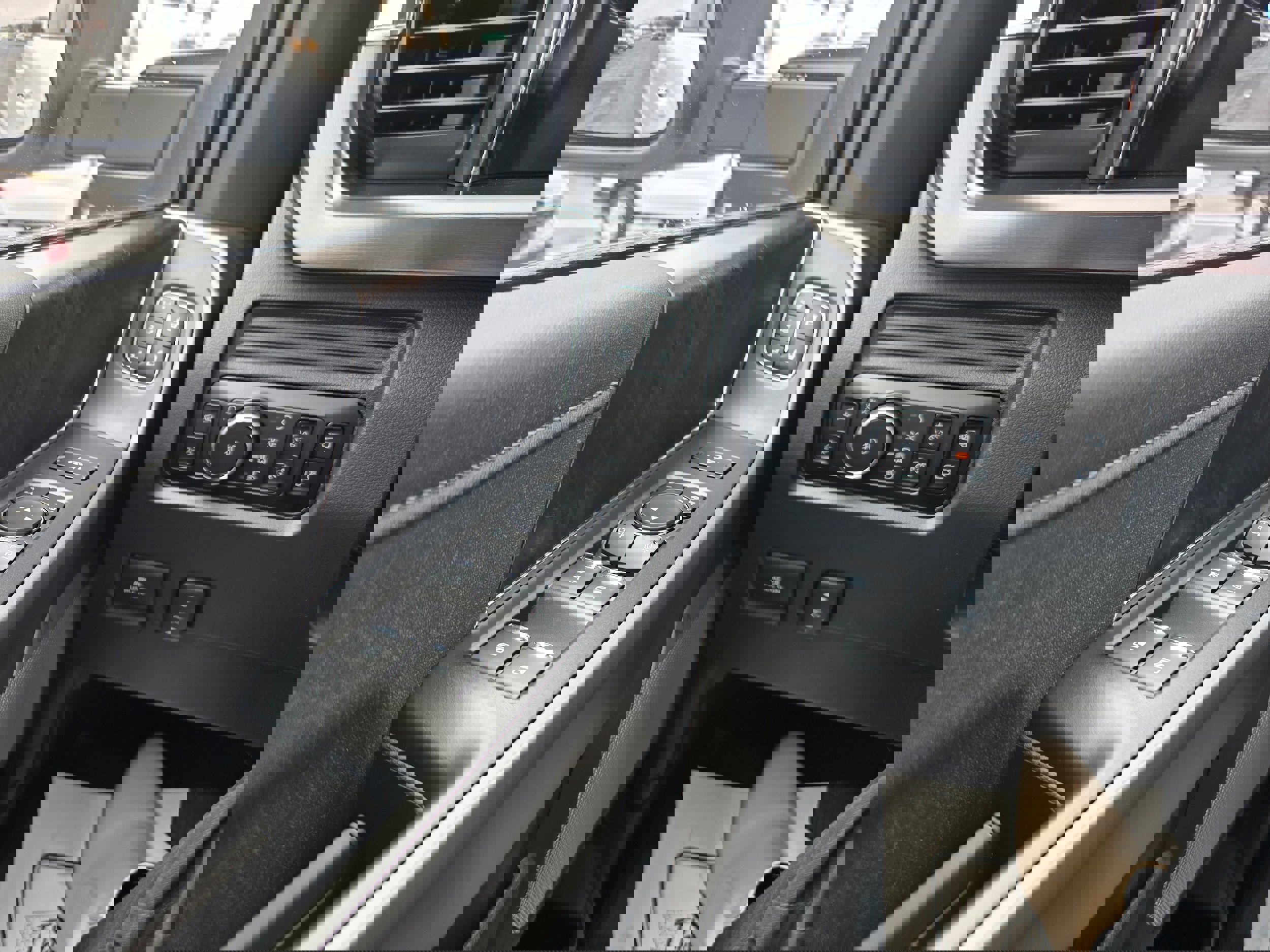 New 2026 Ford F250 Lariat w/ FX4 Off-Road Package image 19