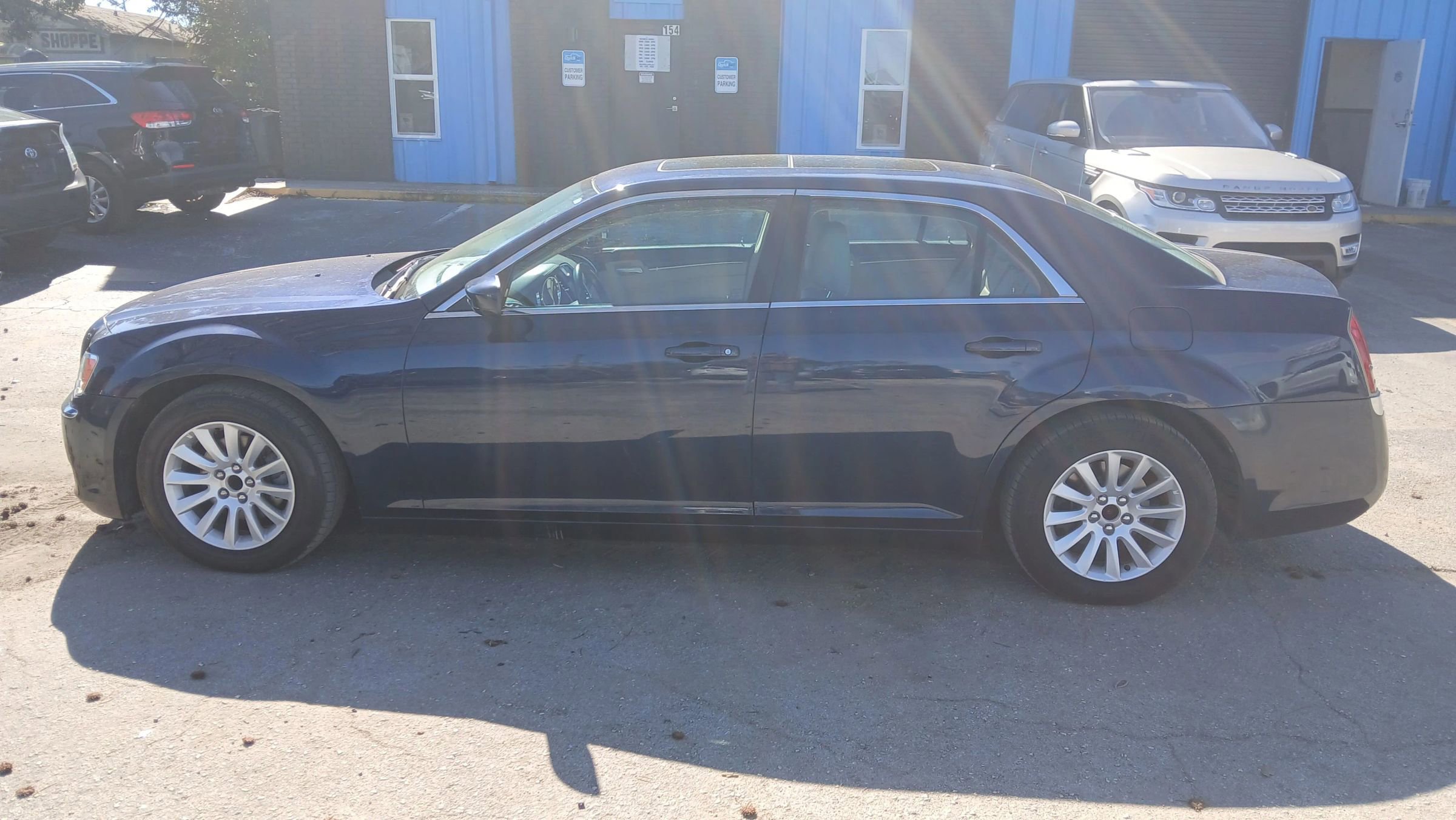Used 2013 Chrysler 300 w/ Driver Convenience Group RWD image 2