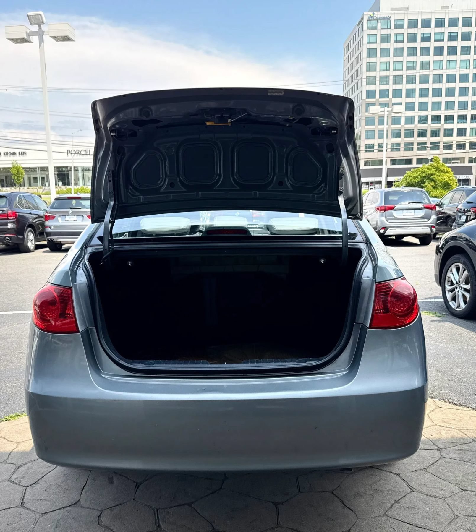 Used 2010 Hyundai Elantra GLS FWD image 36