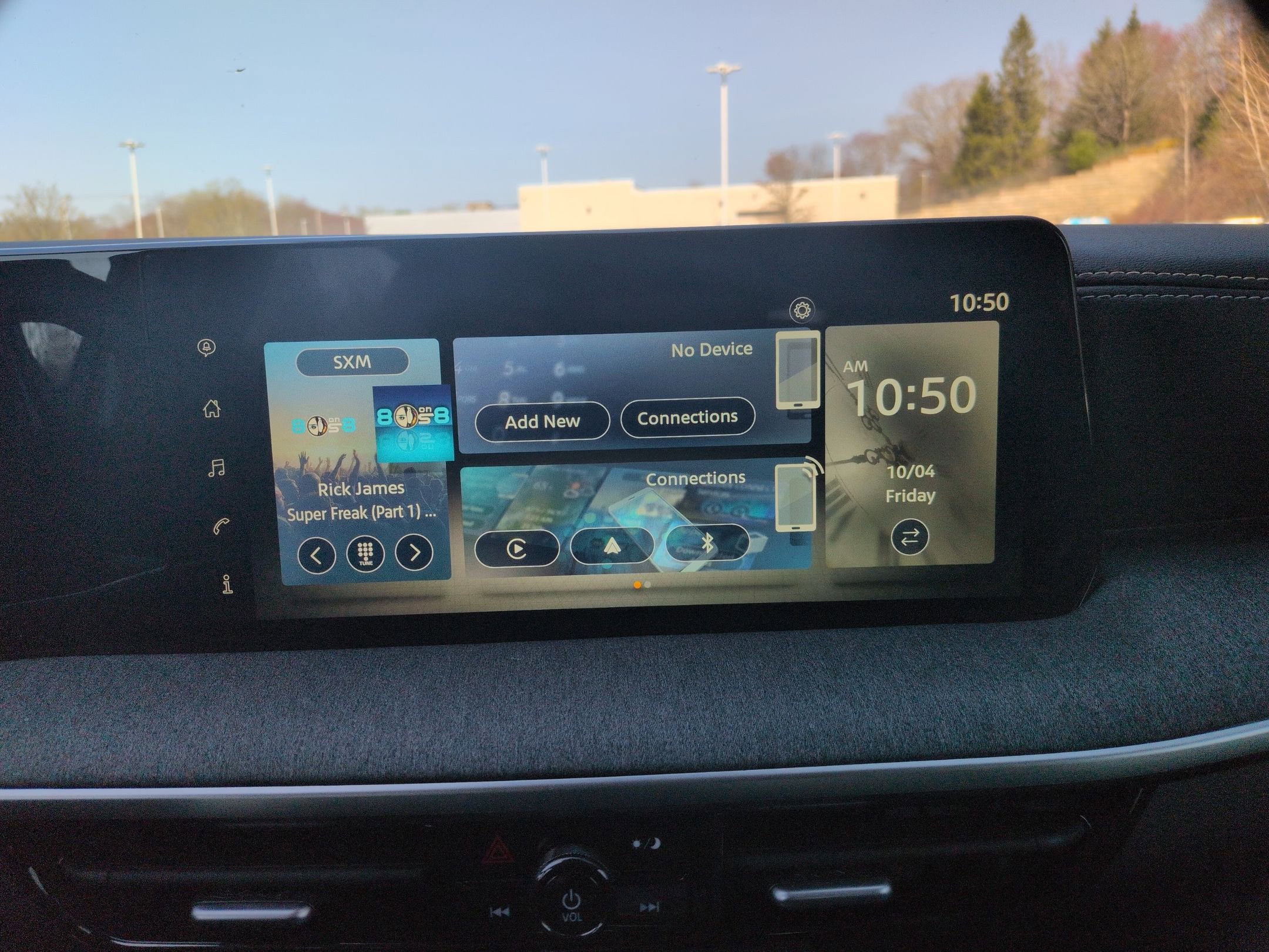 Used 2025 Nissan Kicks SV image 10