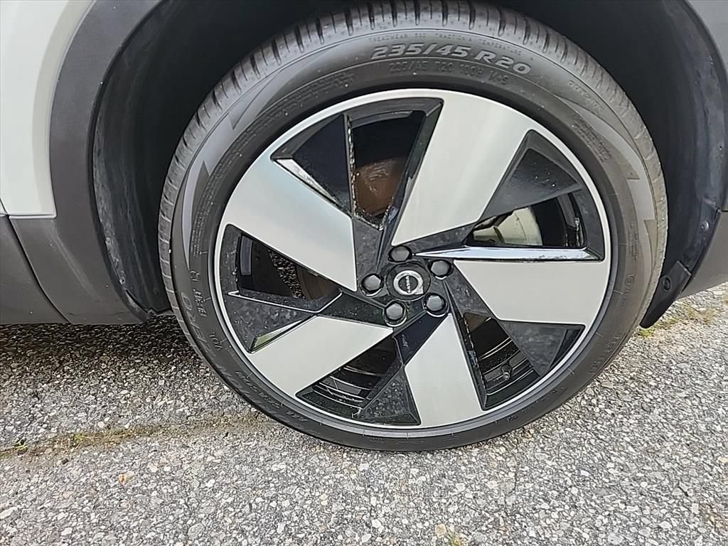 Certified 2024 Volvo XC40 Recharge Ultimate w/ Protection Package Premier AWD/4WD image 12