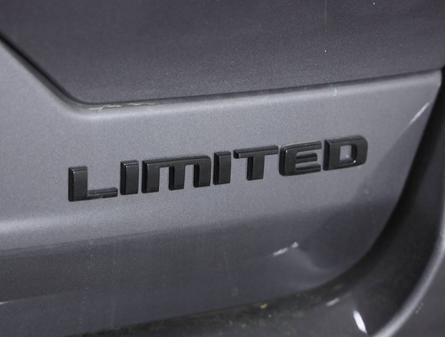 New 2025 Jeep Grand Cherokee Limited w/ Black Appearance Package image 8