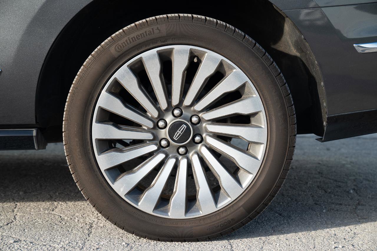 Used 2018 Lincoln Navigator Reserve w/ Technology Package image 9