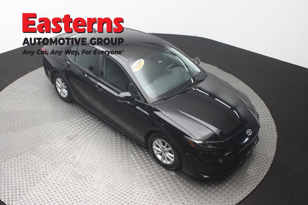 Used 2025 Toyota Camry LE FWD image 3