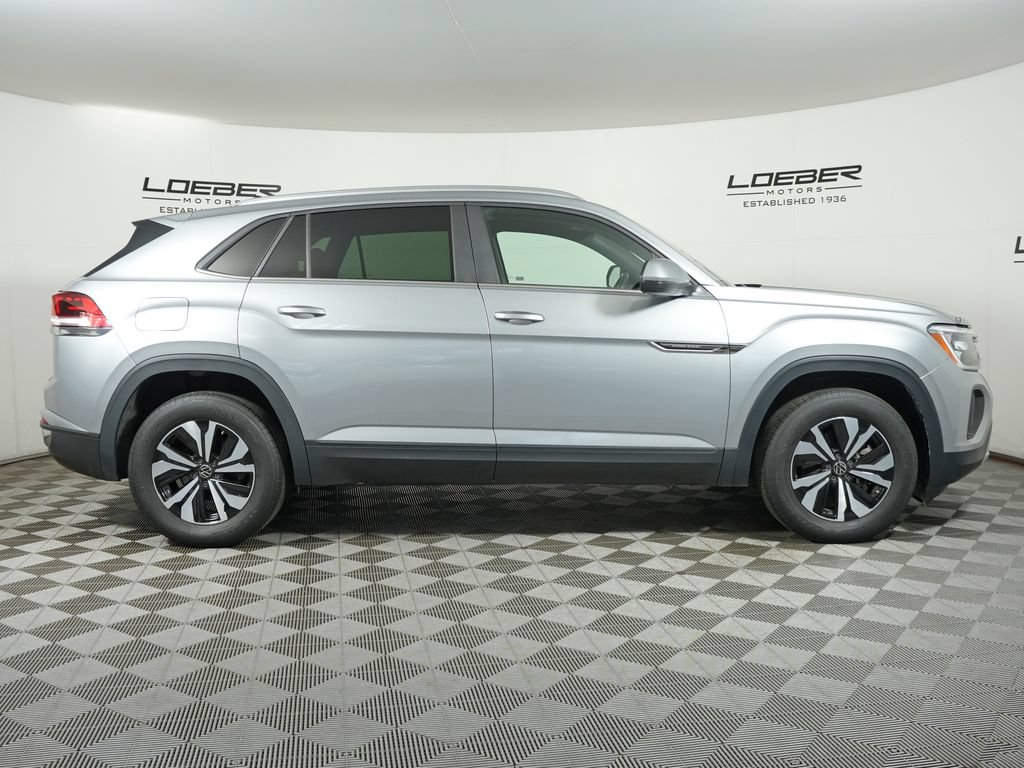 Used 2024 Volkswagen Atlas Cross Sport SE AWD/4WD image 6