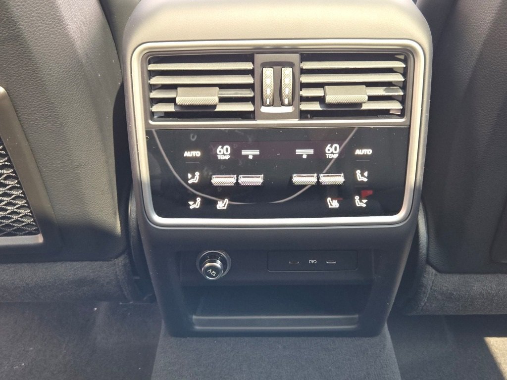 New 2025 Porsche Cayenne S image 33