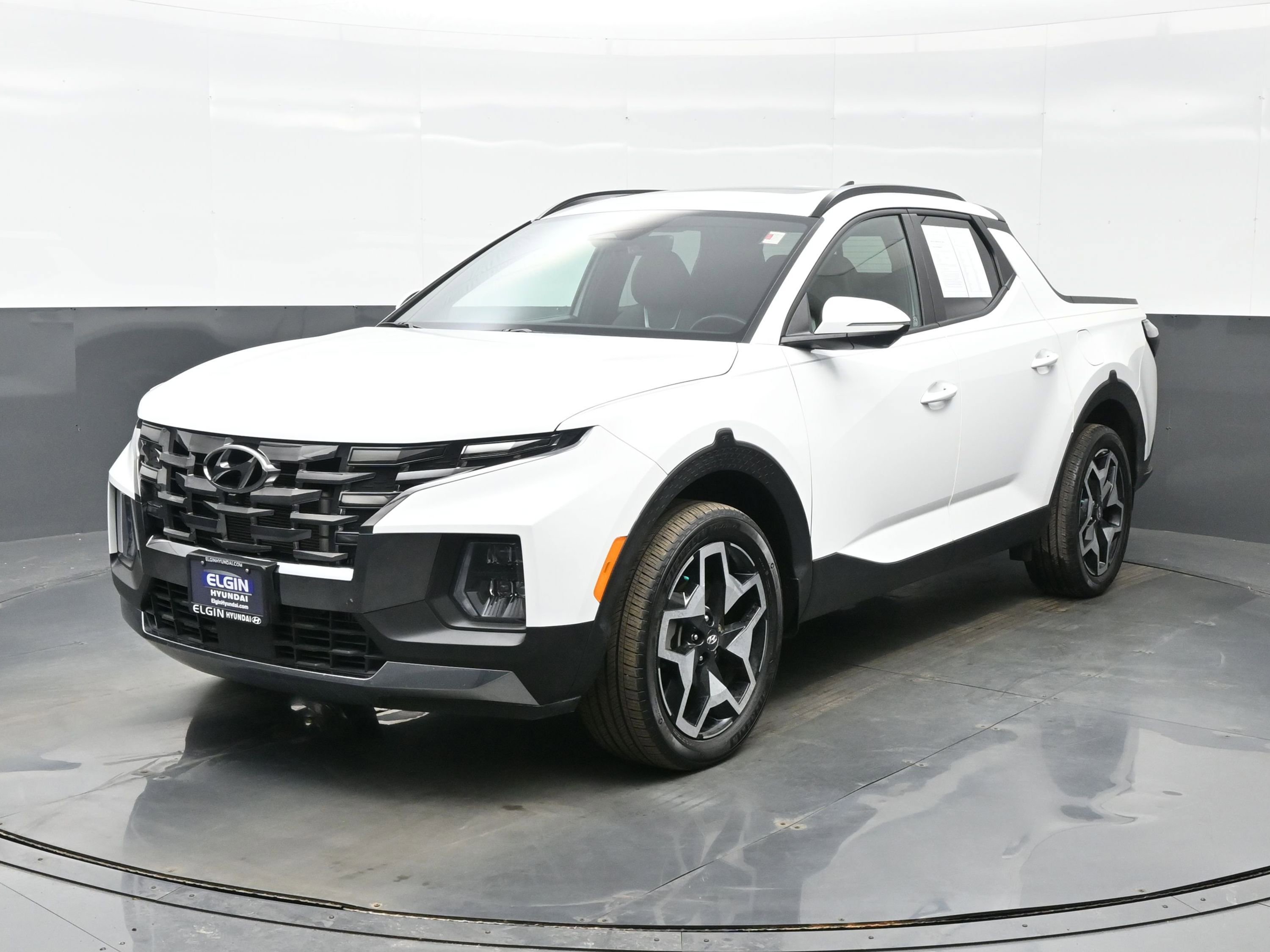 Certified 2023 Hyundai Santa Cruz Limited w/ Winter Package image 2