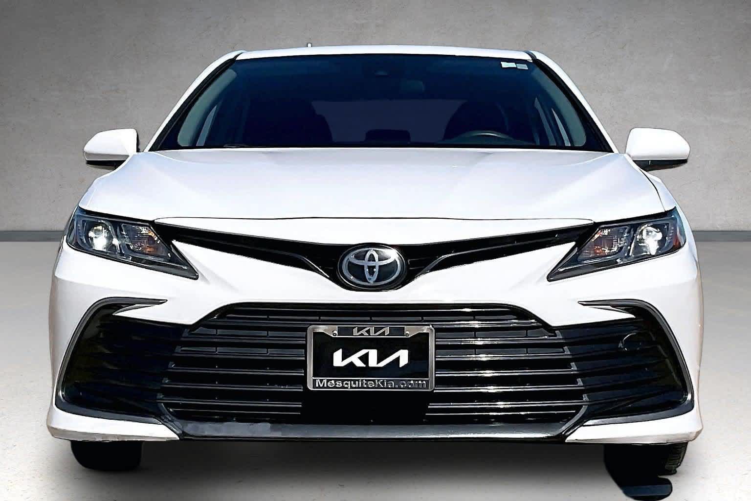 Used 2021 Toyota Camry LE FWD image 6
