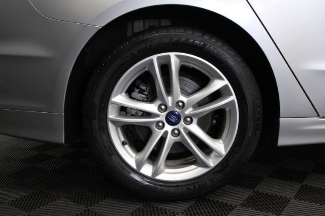 Used 2018 Ford Fusion SE FWD image 5