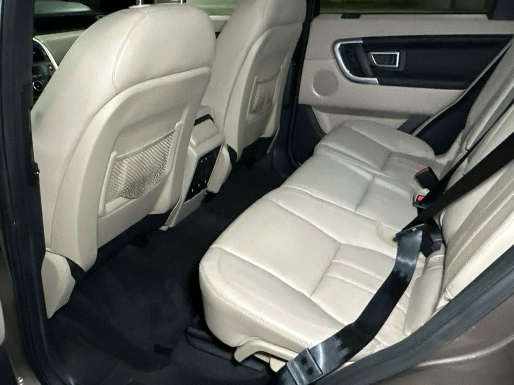 Used 2016 Land Rover Discovery Sport HSE image 17