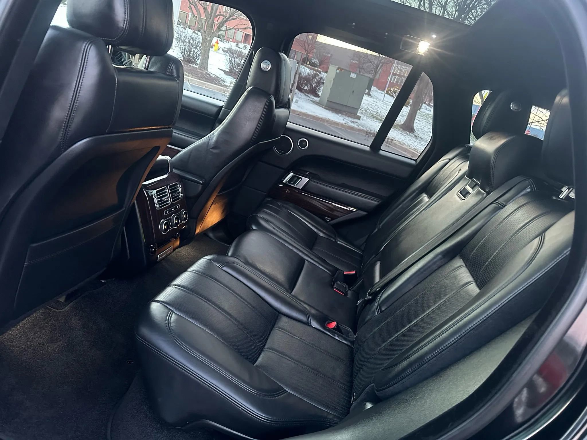 Used 2015 Land Rover Range Rover Supercharged image 60