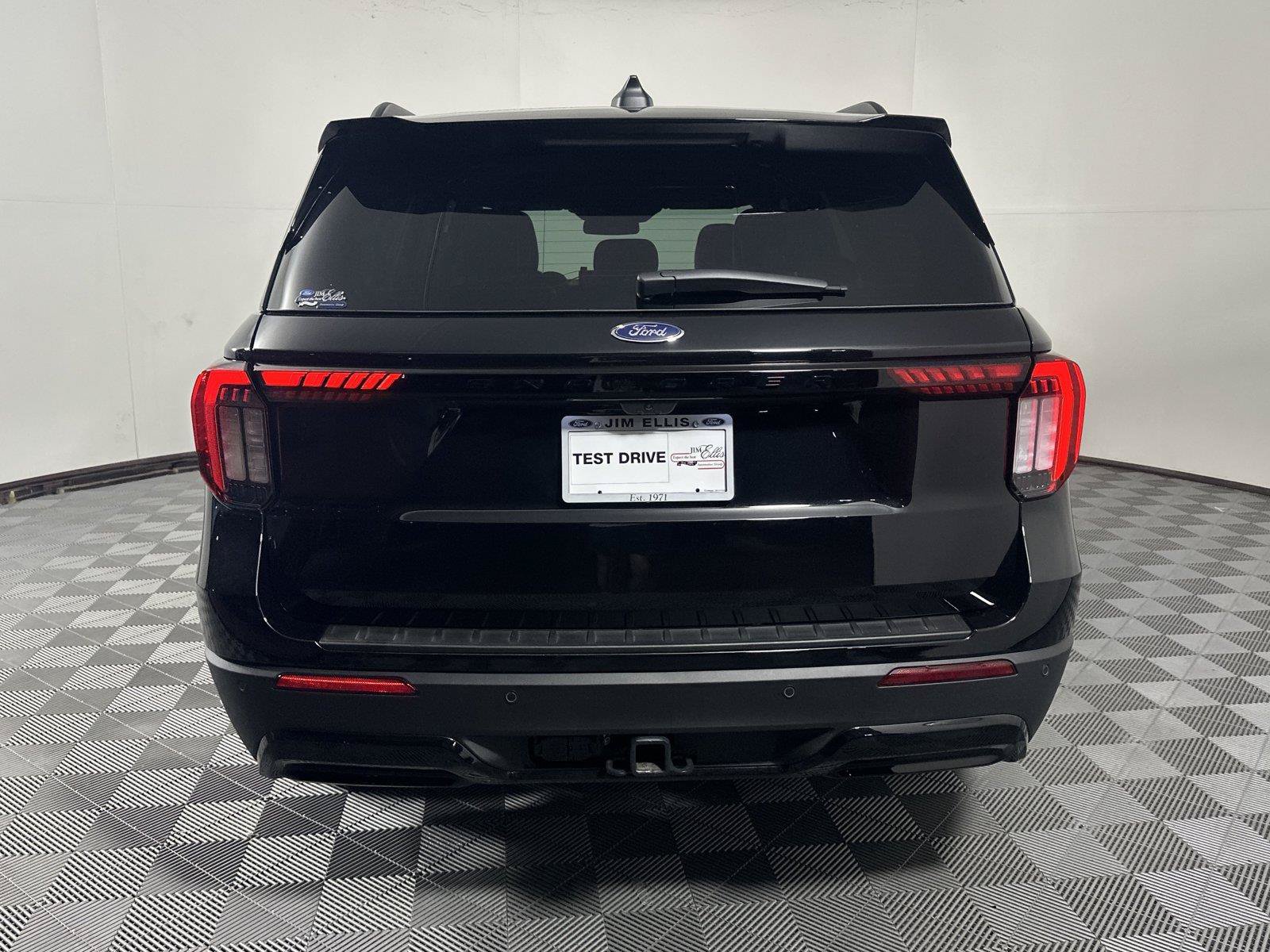 Used 2026 Ford Explorer ST-Line w/ Premium Package RWD image 6