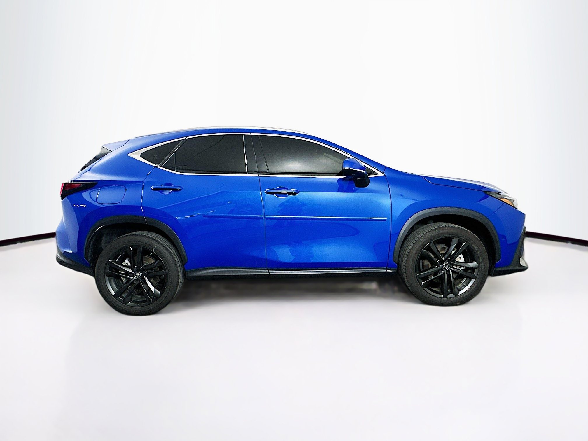 Used 2022 Lexus NX 450h+ AWD w/ Vision Package image 10