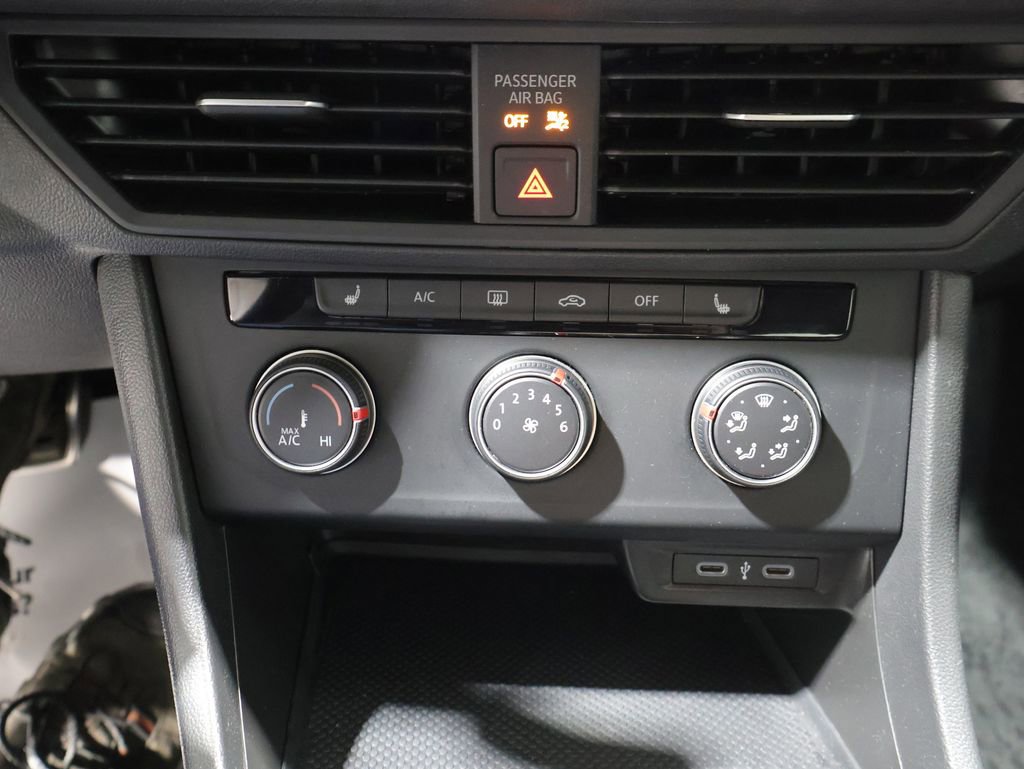 Used 2024 Volkswagen Jetta Sport image 28