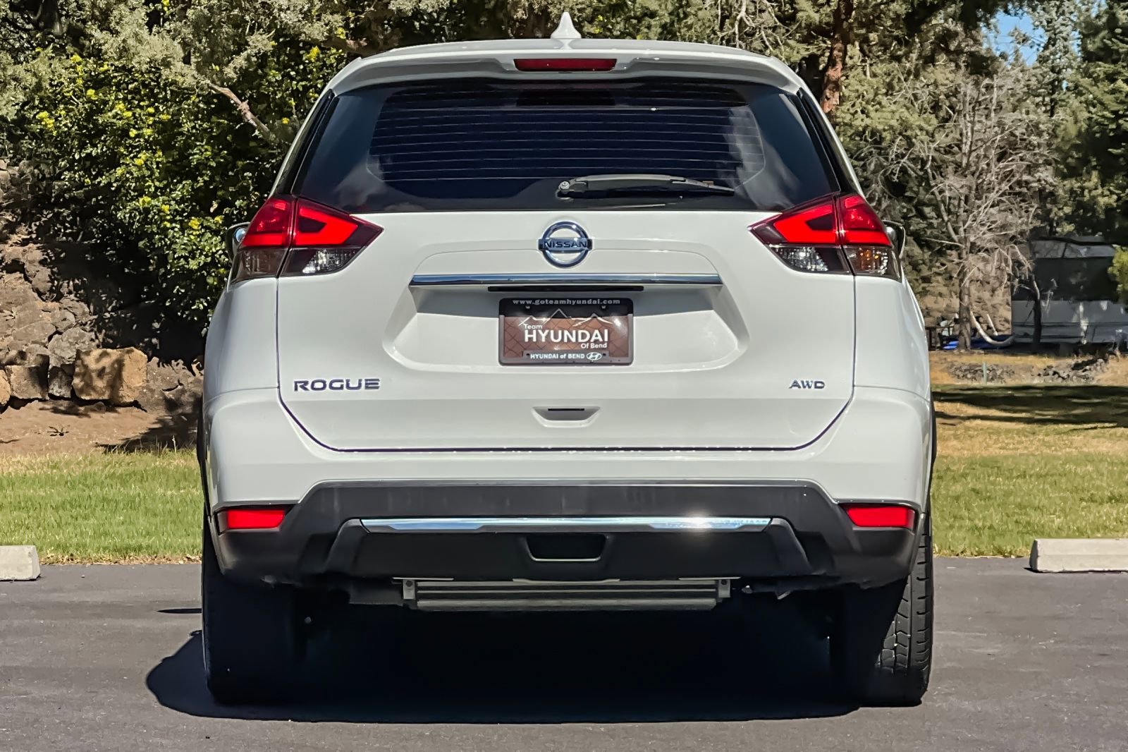 Used 2017 Nissan Rogue S image 5