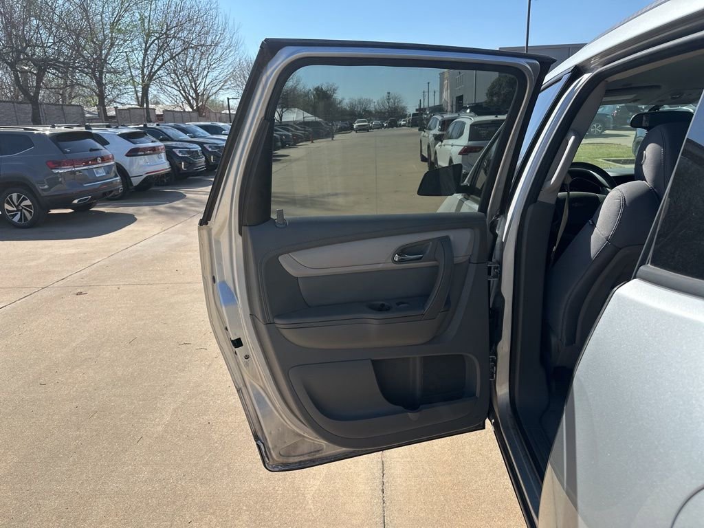 Used 2015 Chevrolet Traverse LS image 11