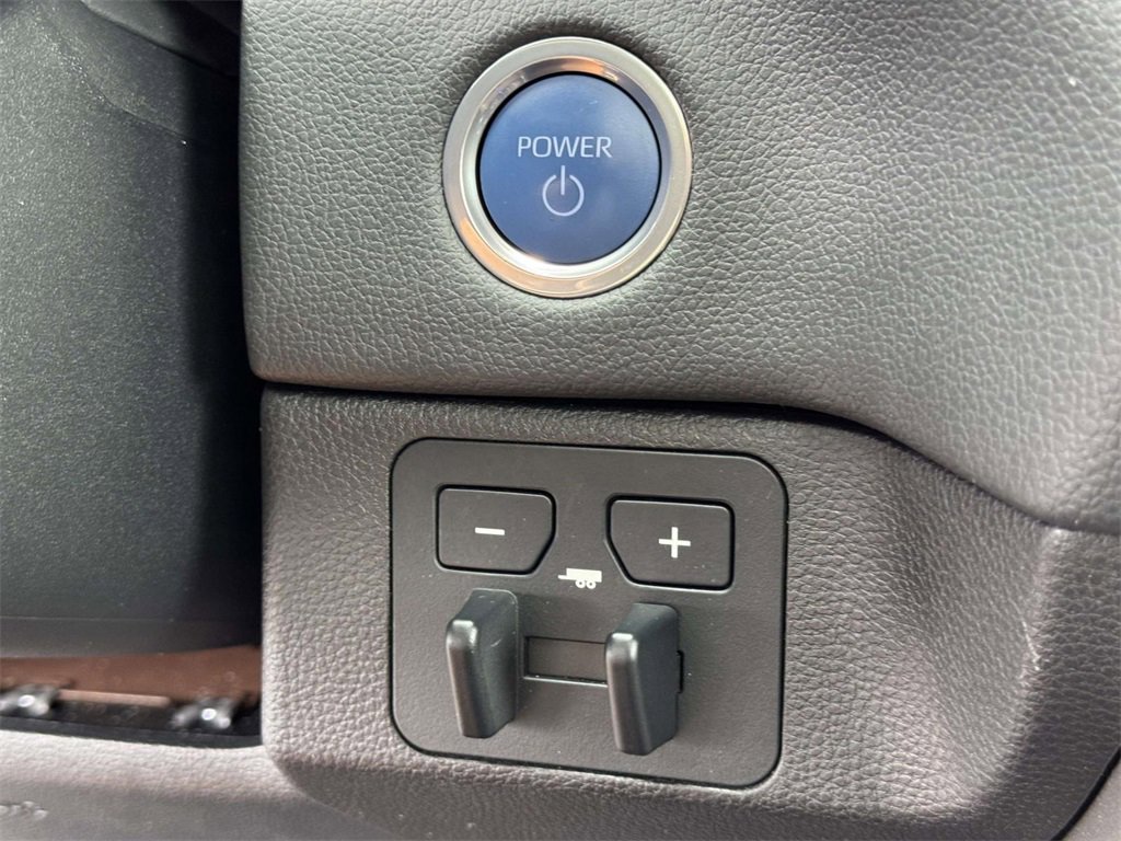 Used 2024 Toyota Tundra Limited image 9