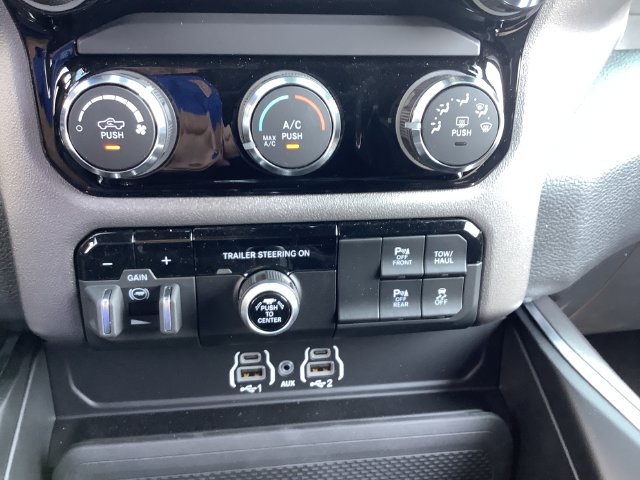 New 2026 RAM 1500 Express AWD/4WD image 13