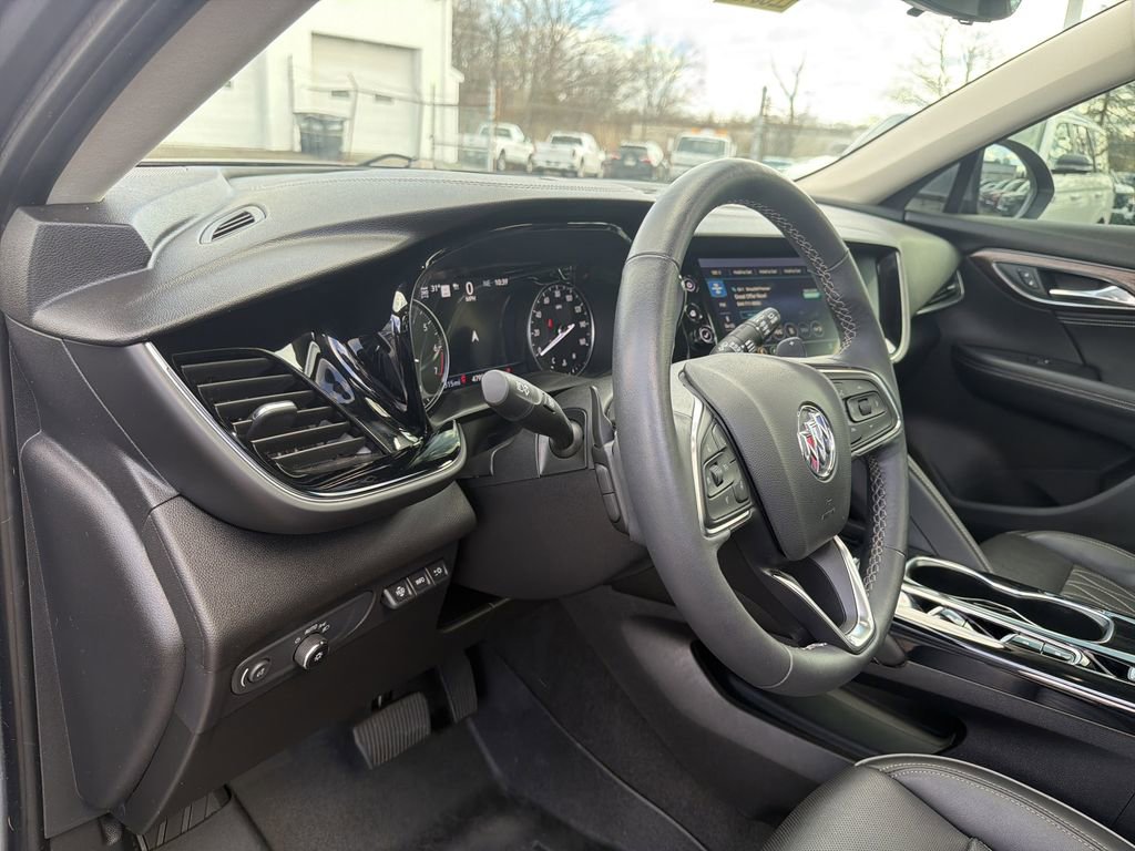 Used 2021 Buick Envision Avenir w/ Technology Package II image 20