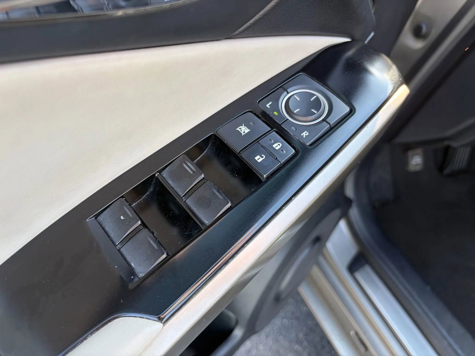 Used 2014 Lexus IS 350 w/ Navigation Package image 9