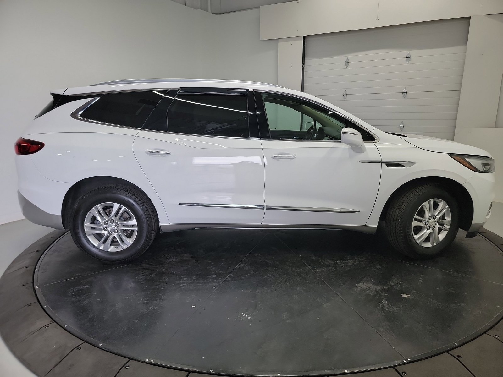 Used 2020 Buick Enclave Essence FWD image 11