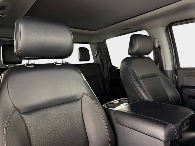 Used 2023 Ford F250 Lariat w/ Black Appearance Package AWD/4WD image 25