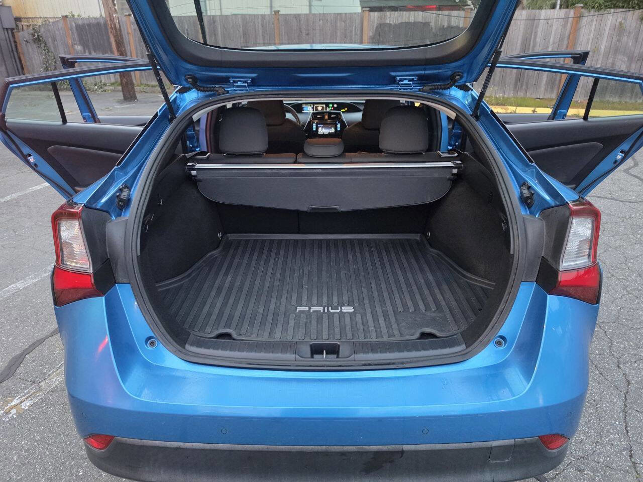 Used 2019 Toyota Prius LE FWD image 29