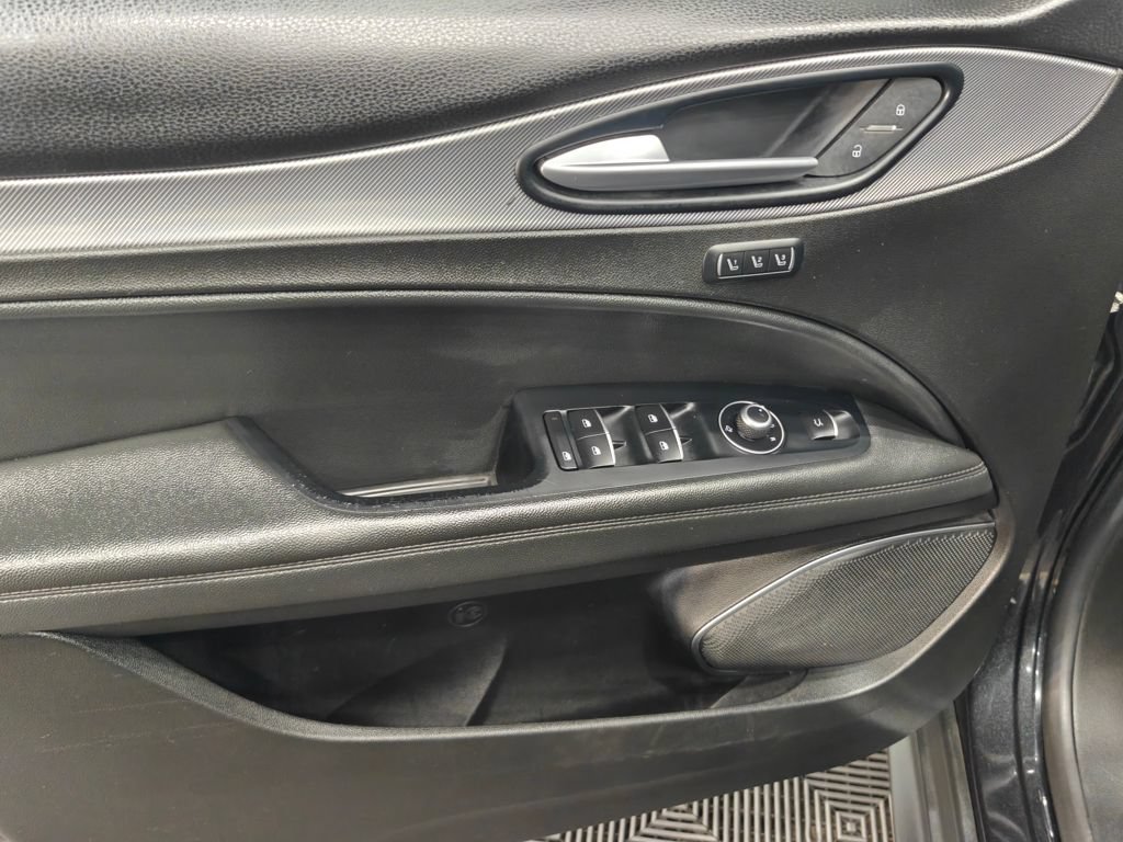 Used 2018 Alfa Romeo Stelvio AWD w/ Cold Weather Package image 39