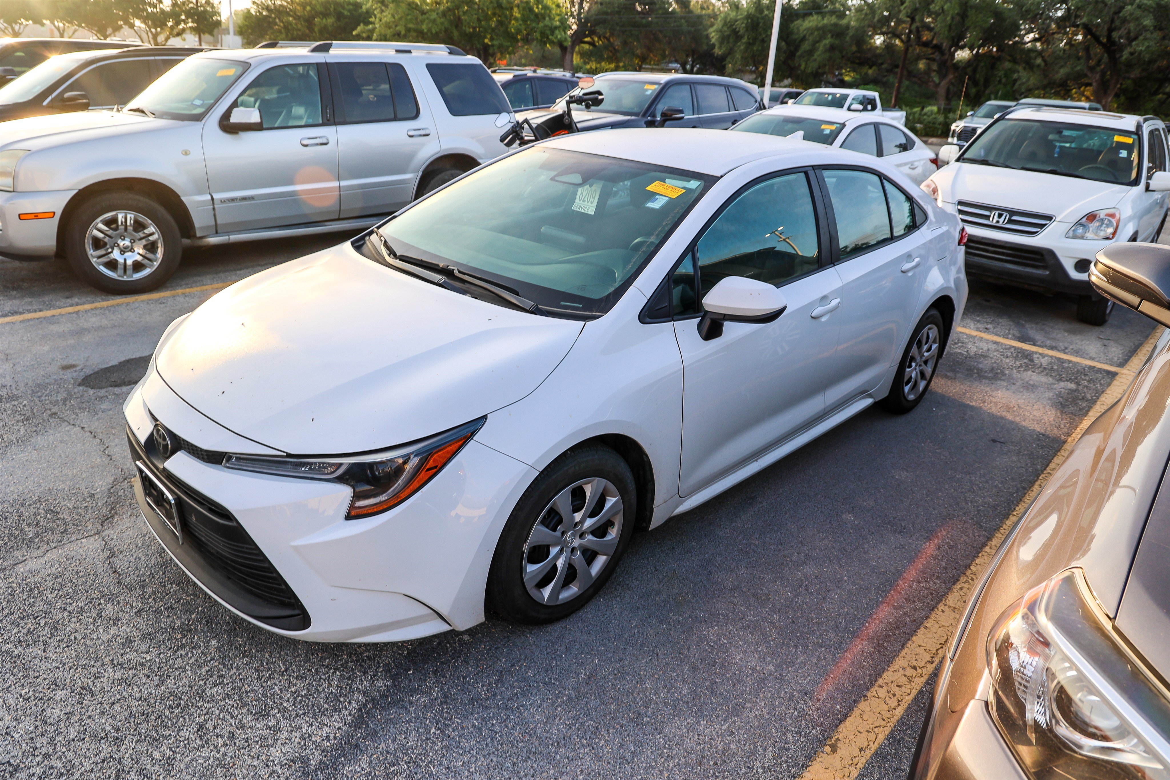 Used 2024 Toyota Corolla LE FWD image 3