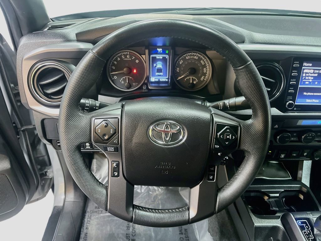 Used 2021 Toyota Tacoma TRD Off-Road w/ Technology Package AWD/4WD image 11