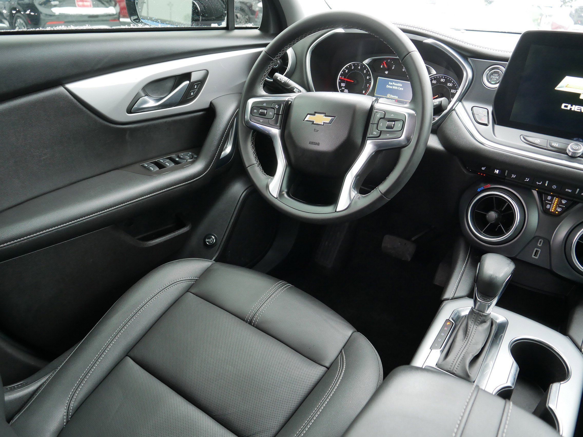 Used 2024 Chevrolet Blazer LT w/ Midnight/Sport Edition image 9