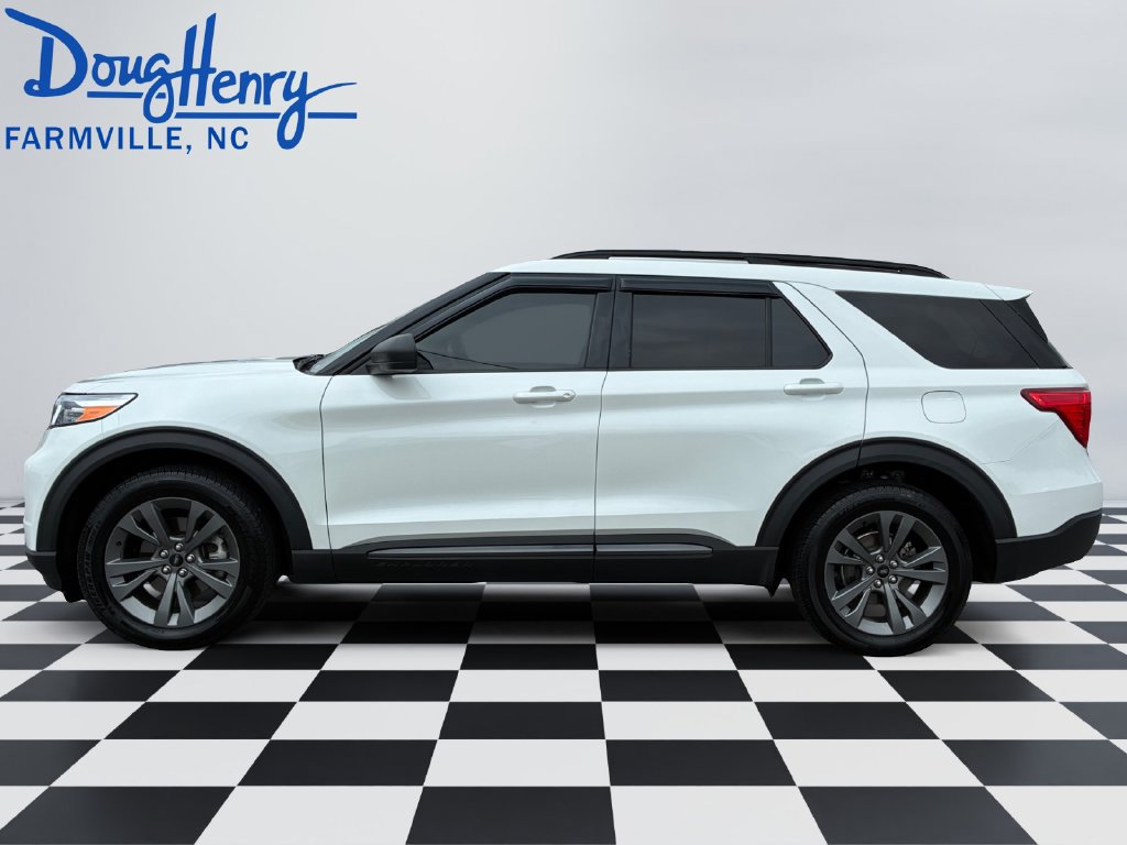 Used 2021 Ford Explorer XLT w/ Equipment Group 202A AWD/4WD image 2